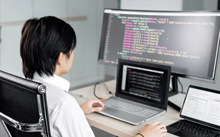 湘阴 ,php声明和调用变量的符号是什么？